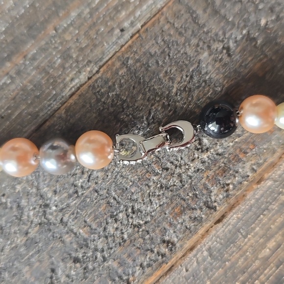 AUTHENTIC COACH PEARLS NEACKLECE🥰 - Picture 5 of 9